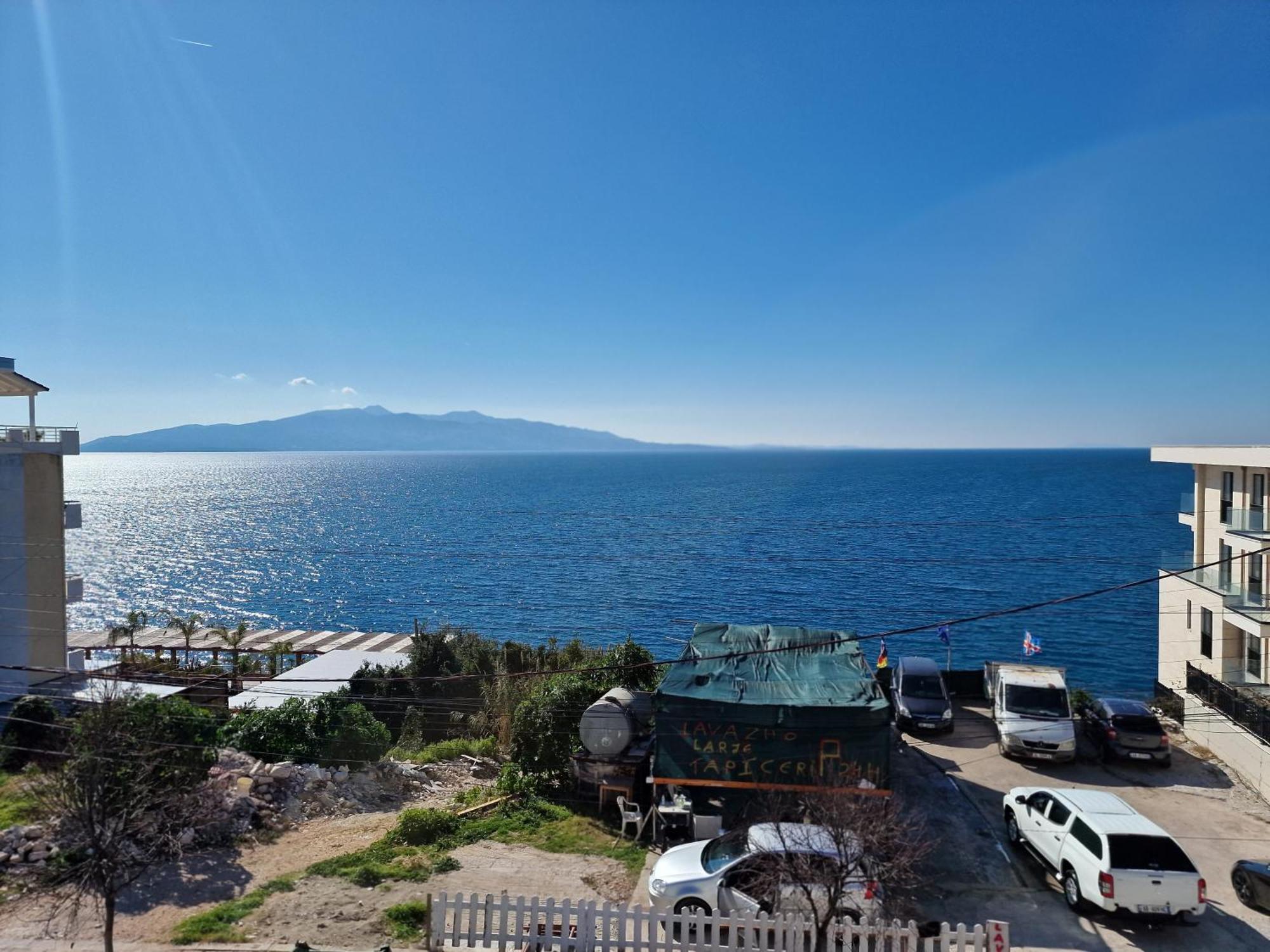 Beachfront Apartment Sarandë Exterior foto